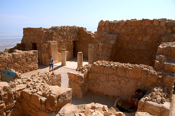 Крепость Масада у Мёртвого моря
