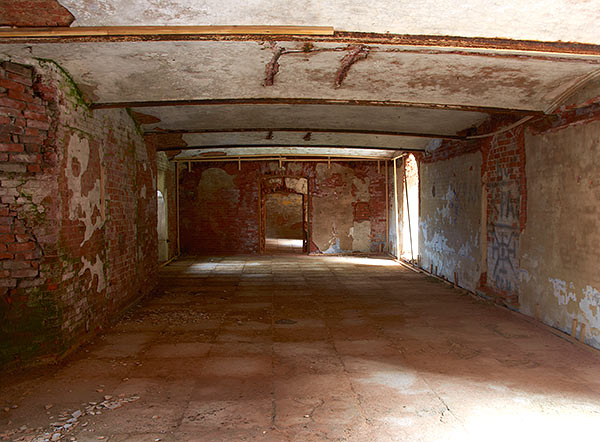 Hall on the third floor of rear part of the fort - Fort Alexander, Photo