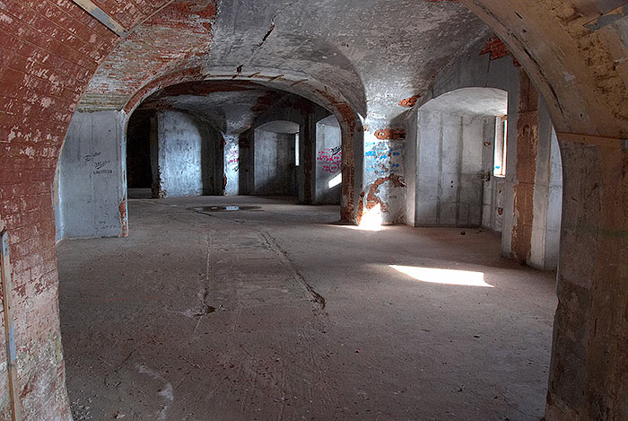 Casemates of the third floor of the fort - Fort Alexander, Photo