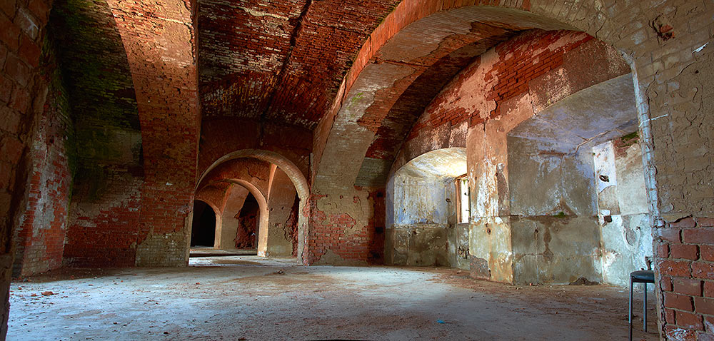 Cannon casemates of 2-nd floor - Fort Alexander