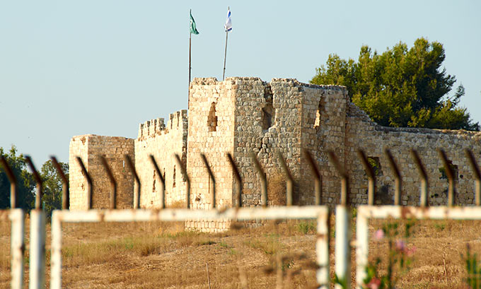 Antipatrida Antipatris fortress and the fence around Yarkon Park.