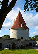 Замок Аренсбург - Пороховая башня