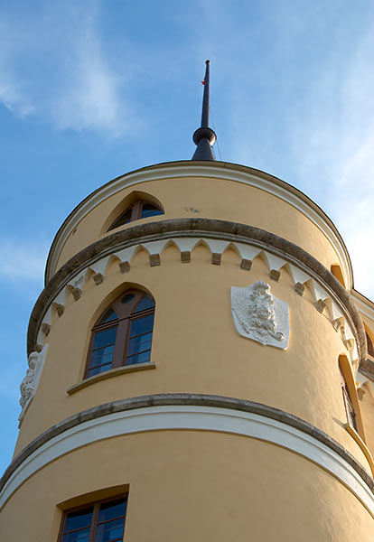 Main tower - Bip Castle