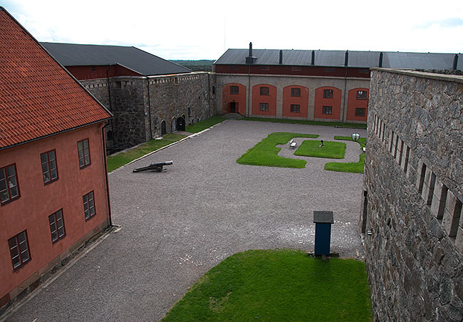 #28 - Big courtyard and South dungeon