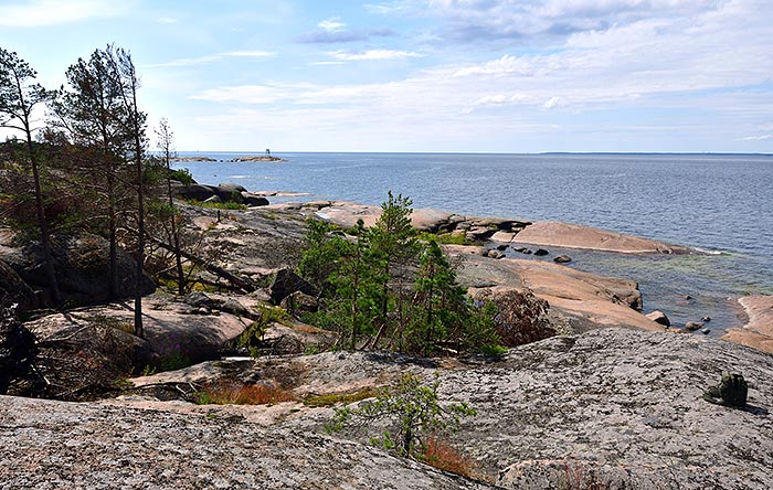 Mayachny (Lighthouse) Island - Coastal Artillery