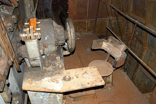 #7 - Seating of elevation operator
