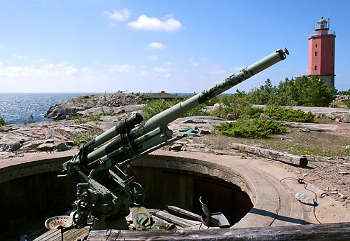 Gun and the beacon - Coastal Artillery