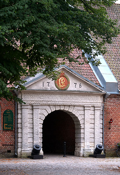 #8 - Tøihuset - onr more old warehouse