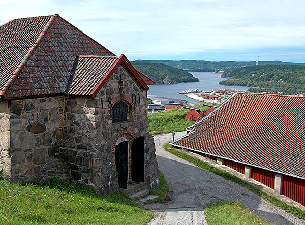 #37 - Small powder magazine and Bakery