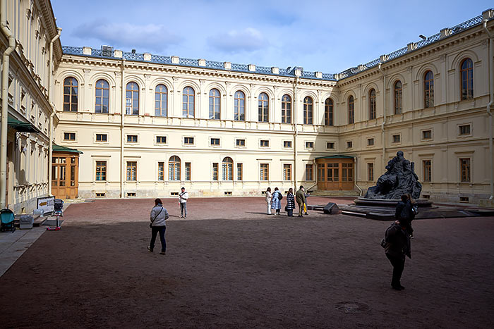 Courtyard in the Arsenal square - Gatchina