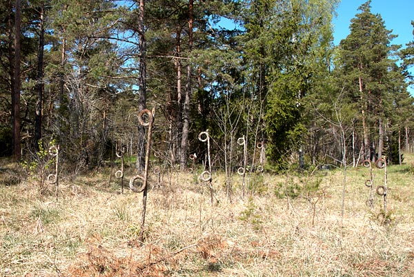 Wire fence with metal stakes - Gotland fortifications