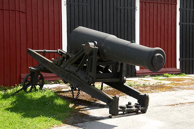 Gun of 18 AD in museum in Tingstad