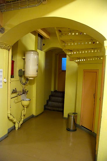 #6 - Prison equipment 