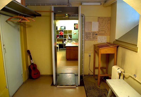 #21 - Left-luggage office 