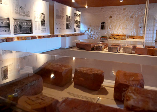 #40 - Brick's exhibition
