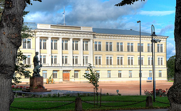 #4 - RUK building