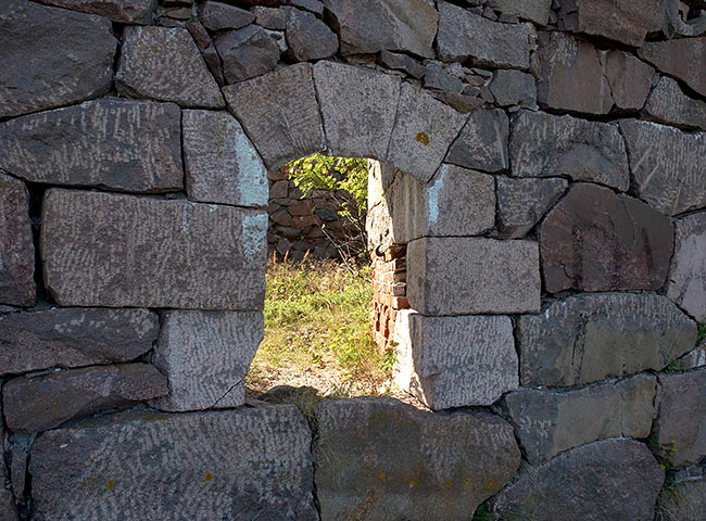 #11 - Cannon port - outer sight