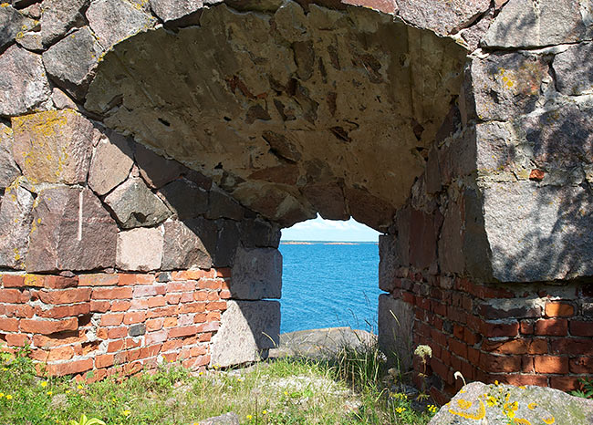 #10 - Cannon port