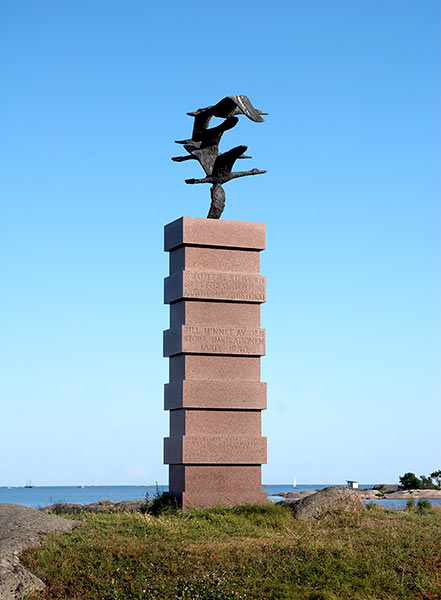 #43 - Monument of migrants