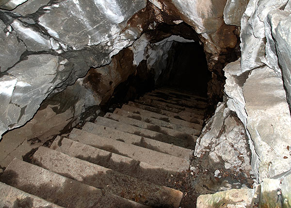 #16 - The descent into the depth of the fortress