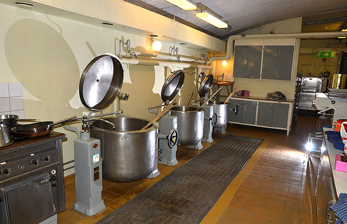 #32 - Kitchen!