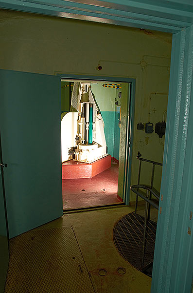 #13 - Under turret compartment
