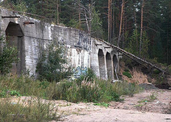 Front wall of the 305-mm battery - Fort Ino