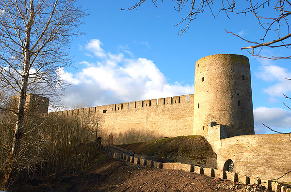 #5 - Entrance to the fortress