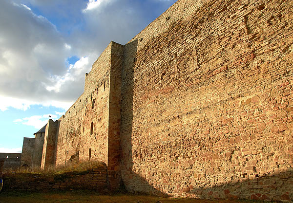 #34 - Ancient walls