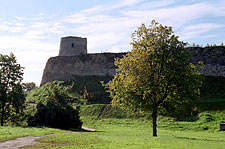 Вид крепости Изборск