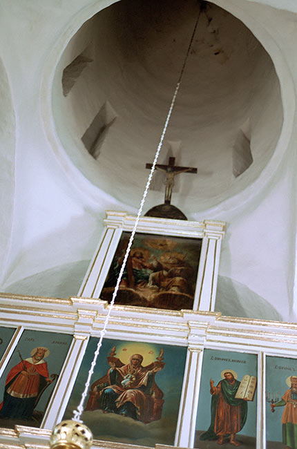 #20 - Cathedral's interior
