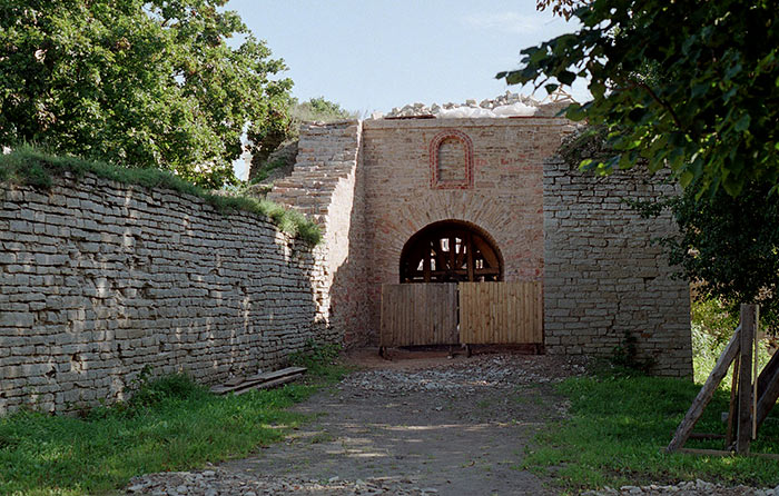 #9 - Nikolskie gate and