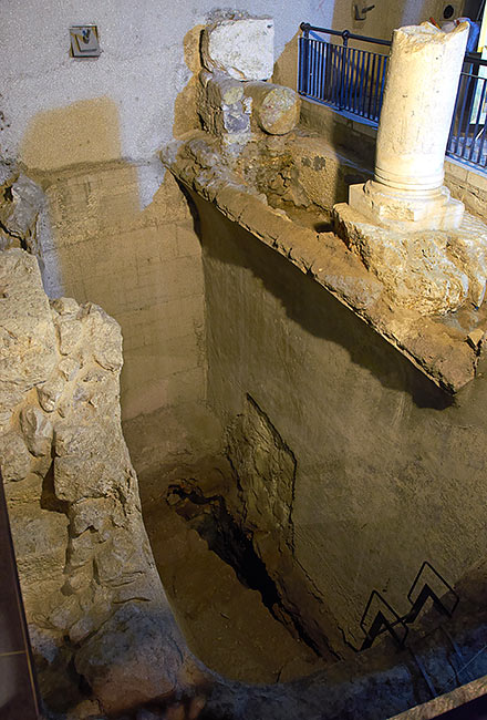 Ancient Roman ruins - Jerusalem