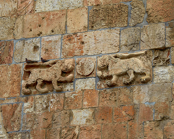 Lions on the facade of the gate - Jerusalem