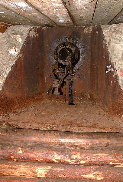 #52 - Fire post interior