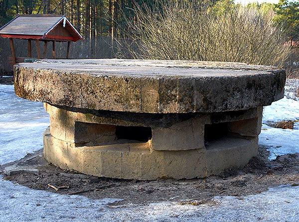 Round pillbox - KaUR