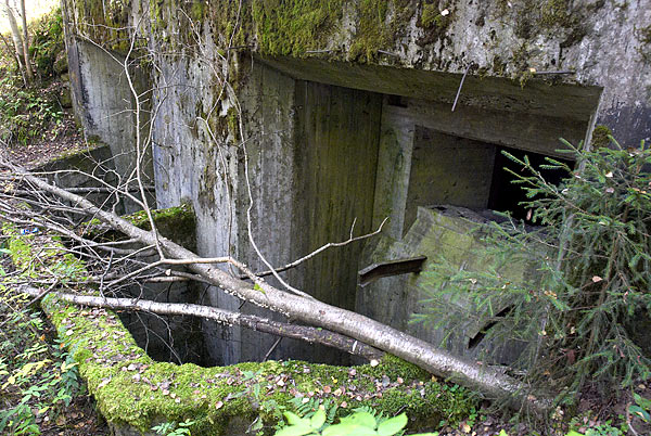 #19 - Bunker's facade