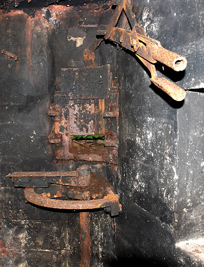 #19 - Embrasure inside sight