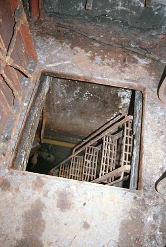 #16 - Hatch to the lower floor