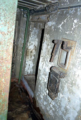 #16 - Vaults
