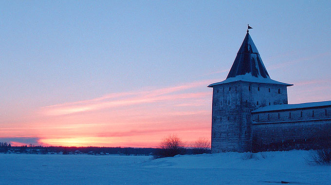 Закат над Кирилло-Белозерским монастырем