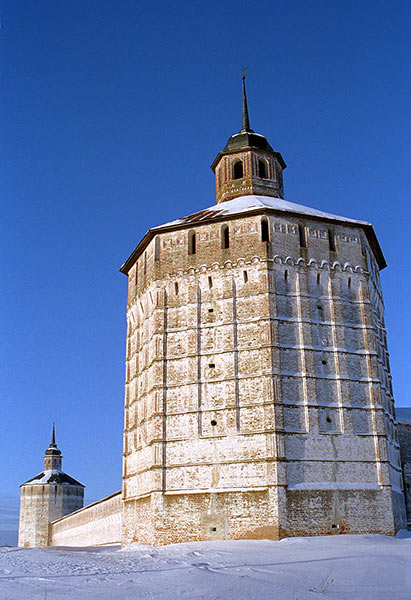 Vologodskaja tower (1656) - Kirillo-Belozersky monastery