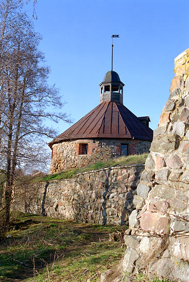 #32 - Round tower