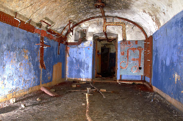 Powder magazine of 10-inch battery - Fort Krasnaya Gorka