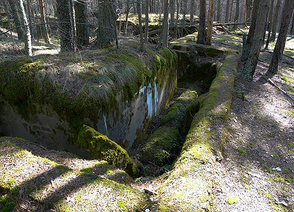 Concrete trenches - Fort Krasnaya Gorka