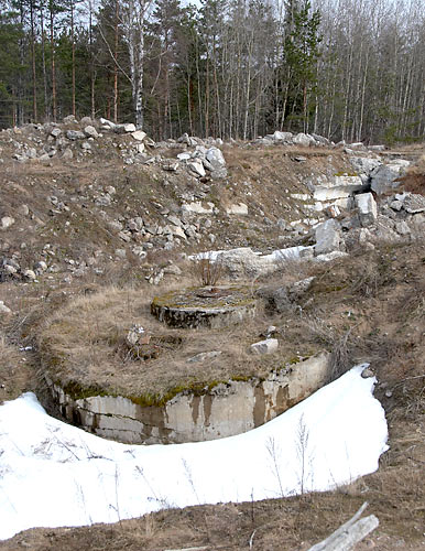 Gun's basement - Fort Krasnaya Gorka