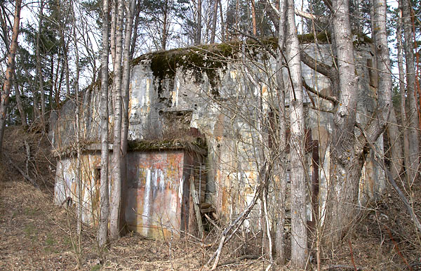 Group fire post of 10- and 6-inches batteries - Fort Krasnaya Gorka