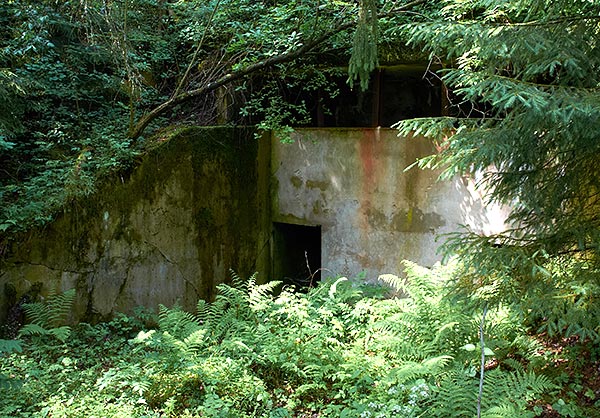 Entrance to the post - Fort Krasnaya Gorka