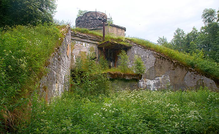 Reserve fire and command post of Krasnaya Gorka fort - Fort Krasnaya Gorka