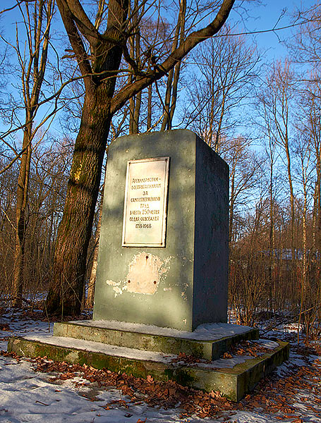 #2 - Monument to artillery-munitions man